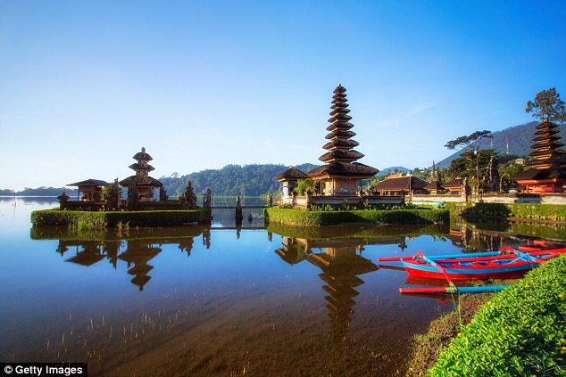 Bali Hari Ini dan Kemarin di Mata Kolumnis Asing